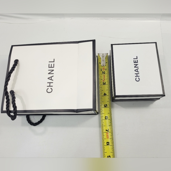 CHANEL GIFT SET EMPTY: BAG+BOX STORAGE ORGANIZING DECORATIVE NEW - Picture 4 of 8